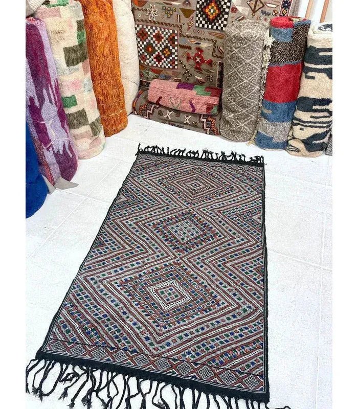Moroccan Middle Atlas Wool Rug – 4 ft × 6 ft 6 in, Dark Patterned Design - Cooperative Atma